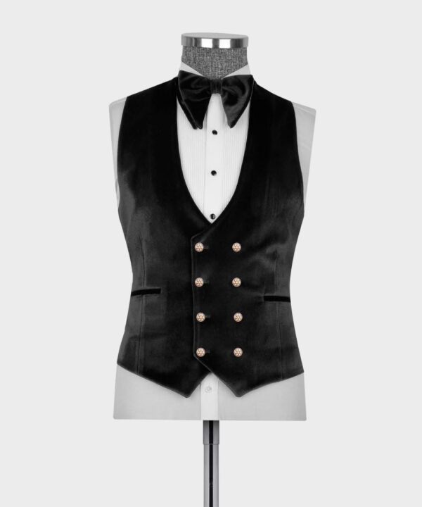 Classic Groom Tuxedo - Image 2