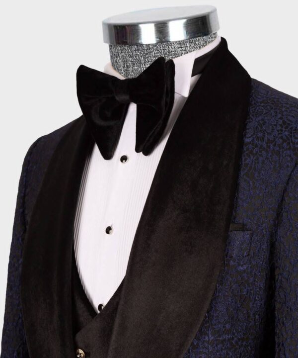 Classic Groom Tuxedo - Image 4