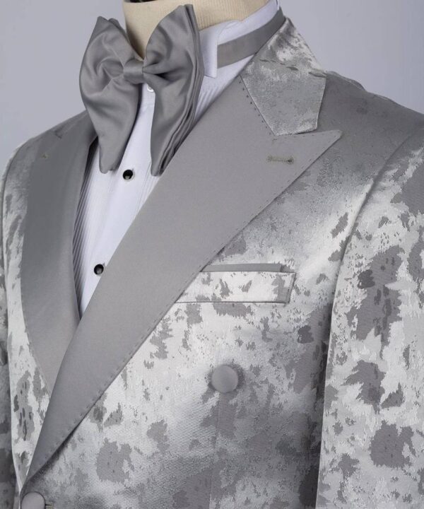 Classic Tuxedo Suit - Image 2