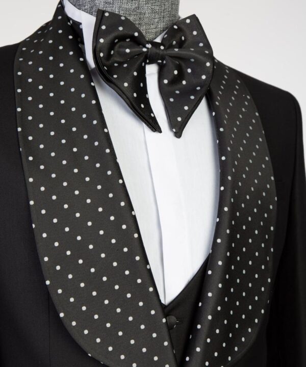 Classic Tuxedo Suit - Image 2