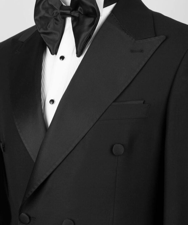 Classic Tuxedo Suit - Image 2