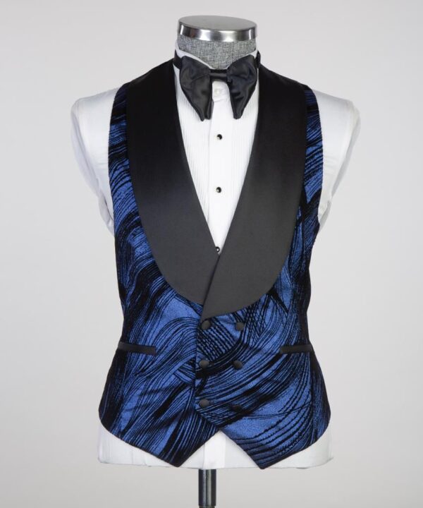 Classic Tuxedo Suit - Image 2
