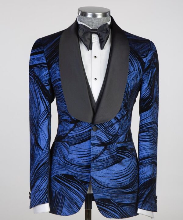 Classic Tuxedo Suit - Image 4