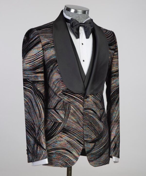 Classic Tuxedo Suit - Image 4