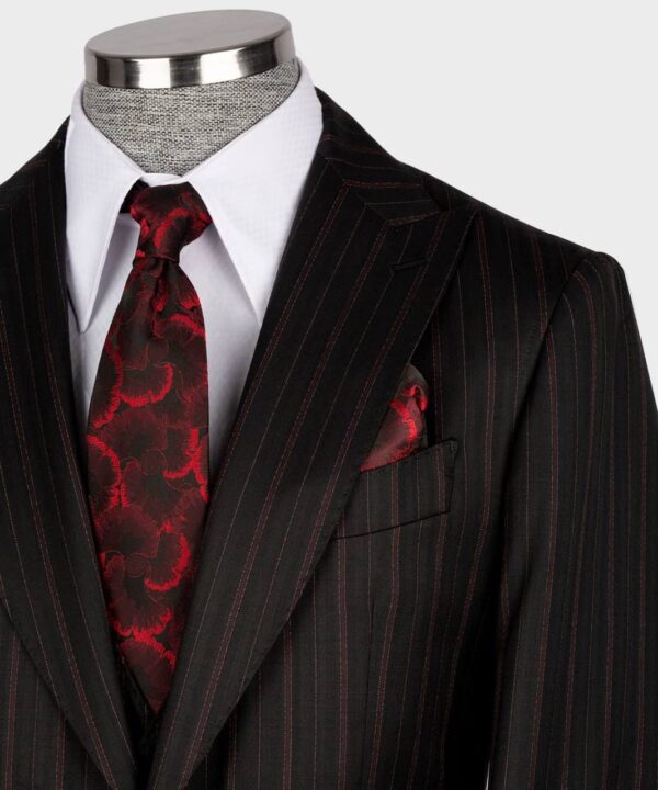Classic Three-piece Suit - Image 5