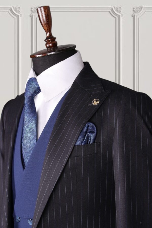 Classic Three-piece Suit - Image 2