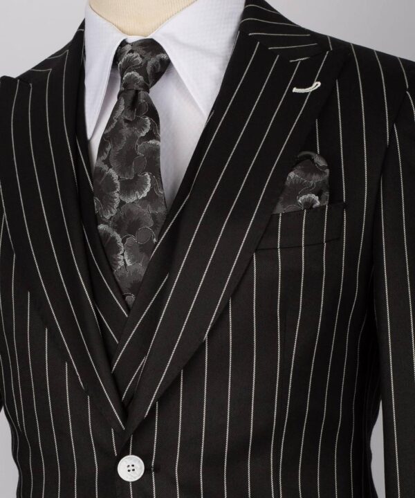Classic Three-piece Suit - Image 5