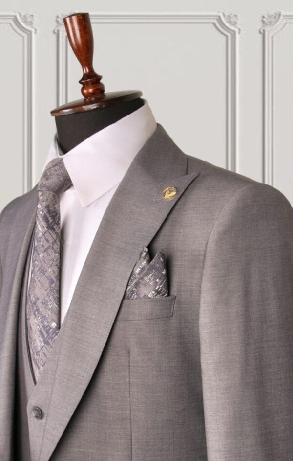 Classic Three-piece Suit - Image 2