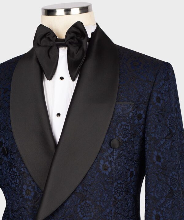 Classic Tuxedo Suit - Image 2