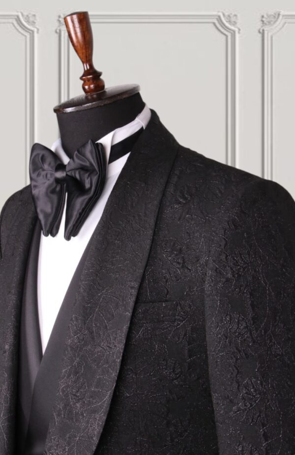 Classic Tuxedo Suit - Image 2