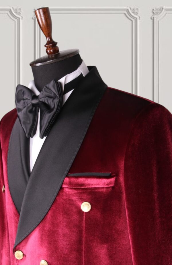 Classic Tuxedo Suit - Image 2