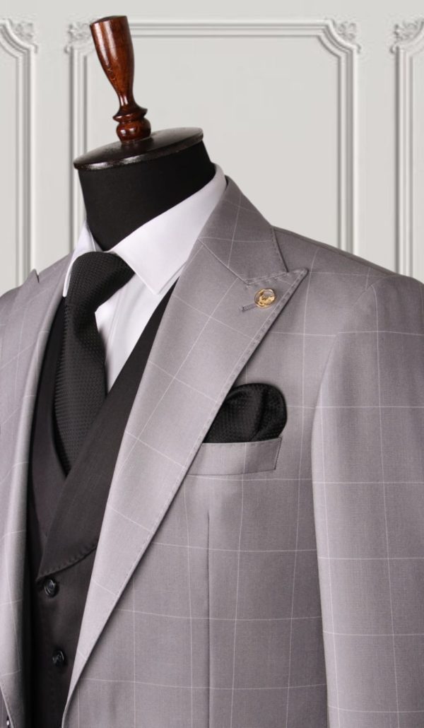 Classic There-piece Suit - Image 2