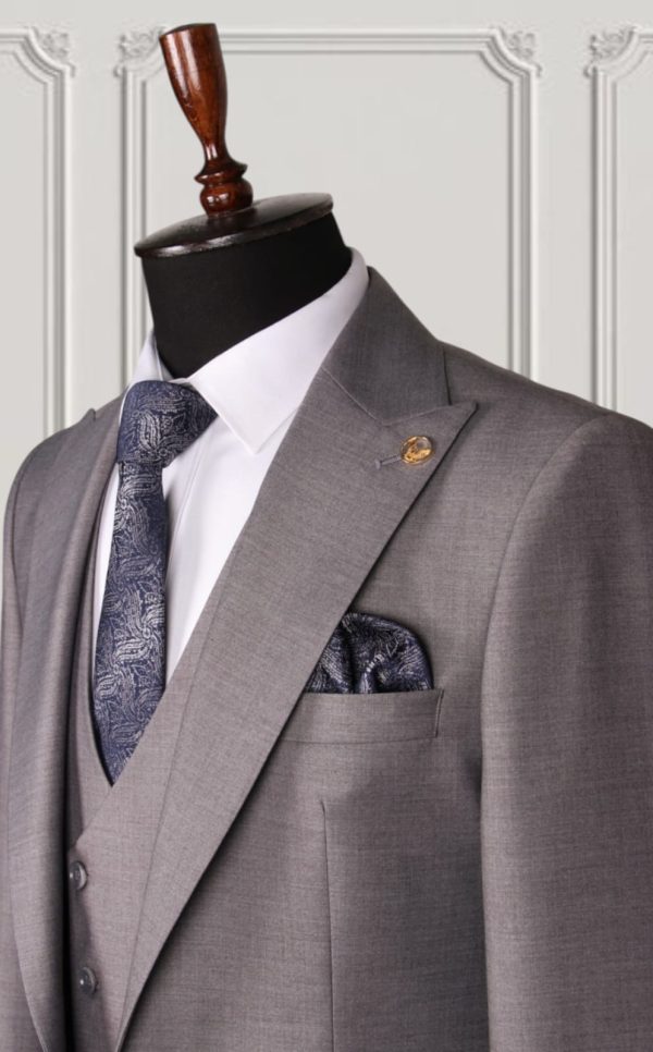 Classic Three-piece Suit - Image 2