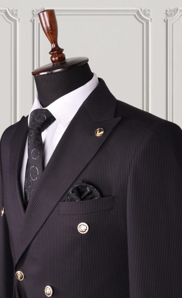 Classic Double-Breasted Suit - Image 2