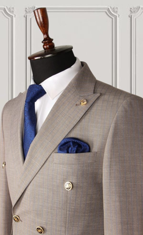 Classic Double-Breasted Suit - Image 2