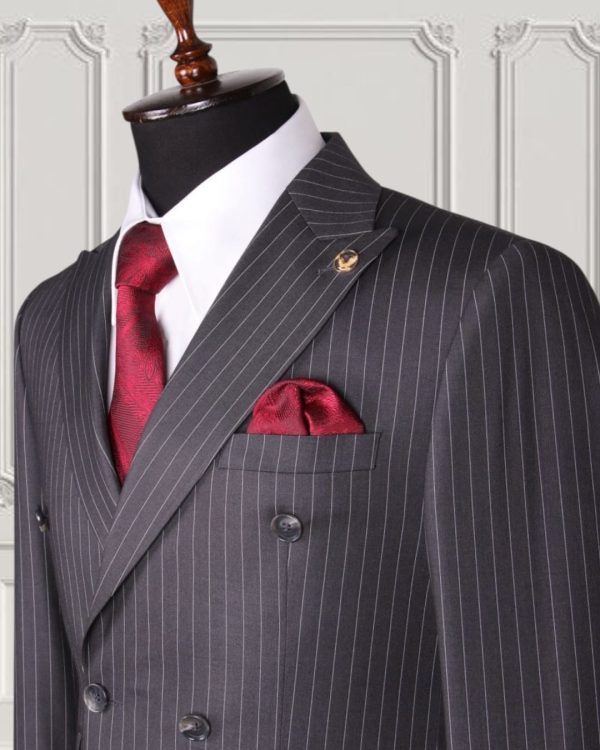 Classic Double-breasted Suit - Image 2