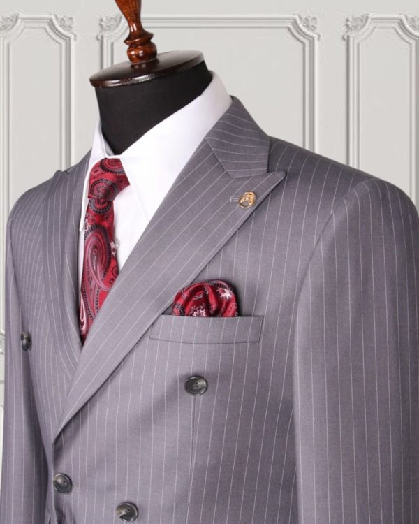 Classic Double-breasted Suit - Image 2
