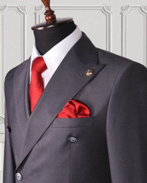 Classic Double-breasted Suit - Image 2